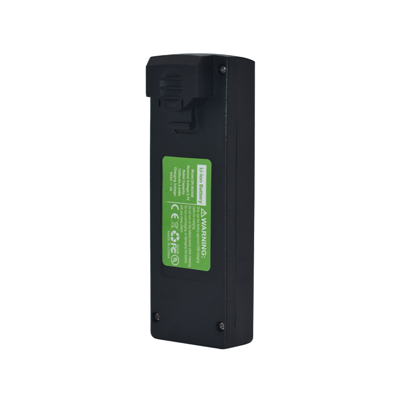 Wyposażony w akcesoria do łado – Drone Battery Balance Charger recenzja i cena